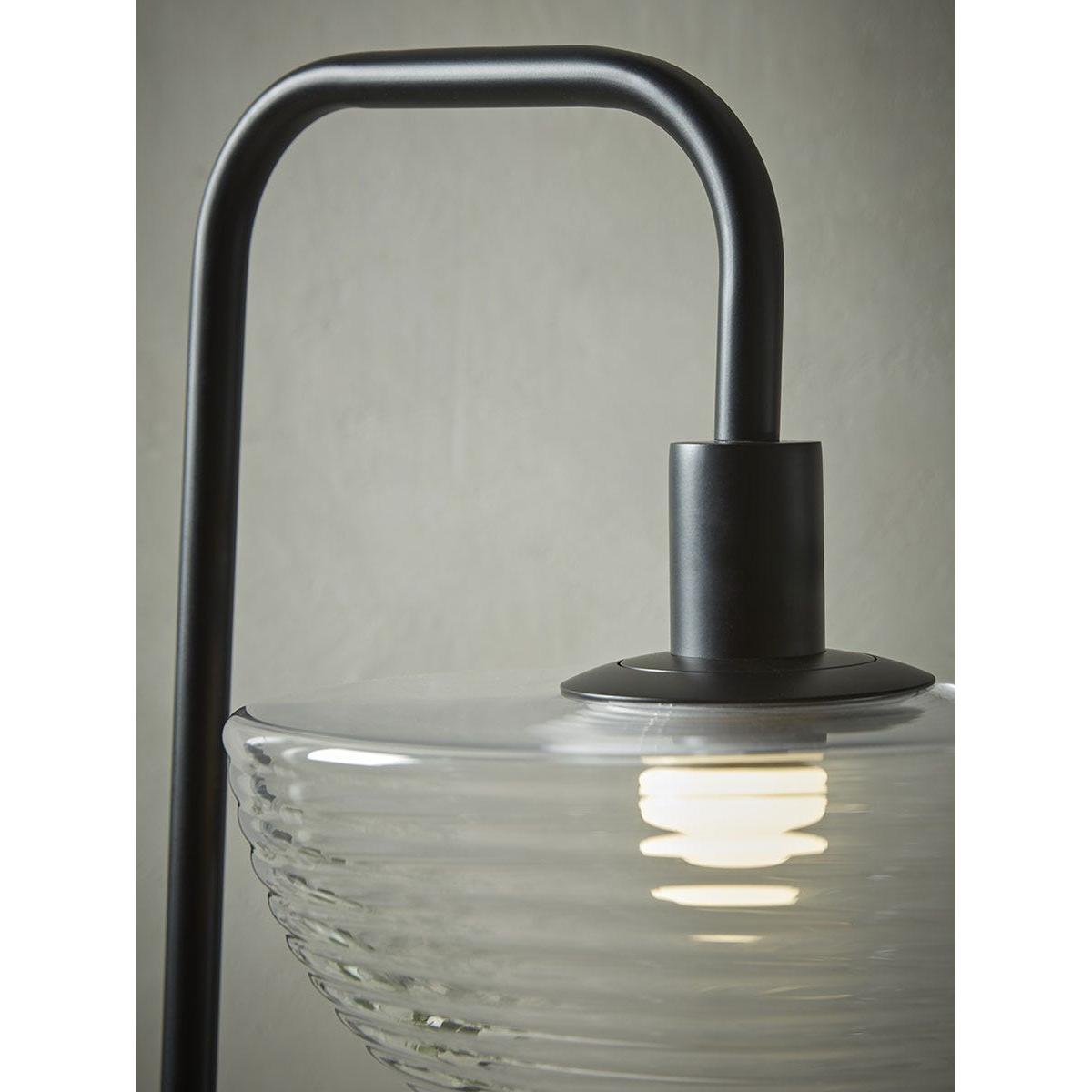 Ribbed Crescent Floor Lamp – image 4