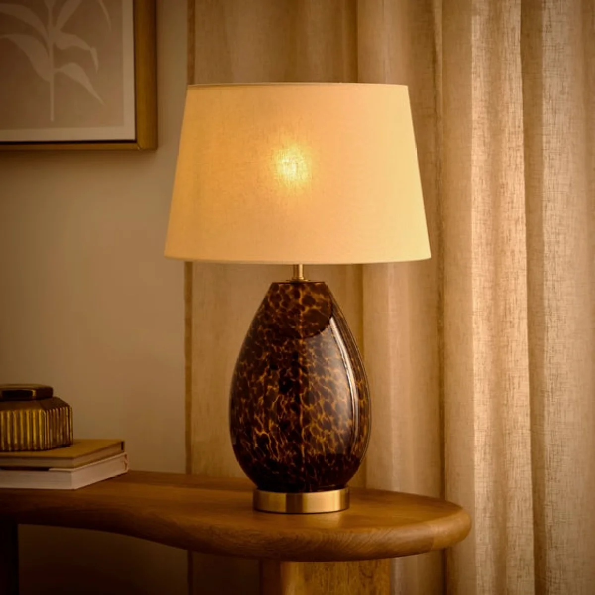 Kira Tortoiseshell Table Lamp – image 2