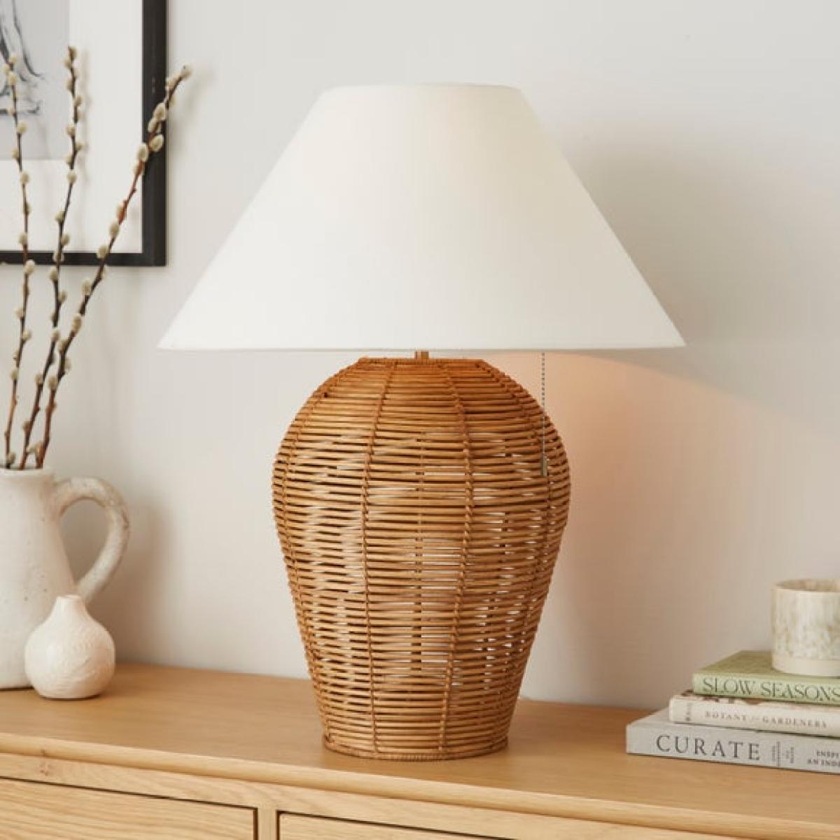 Churchgate Round Rattan Table Lamp – image 2