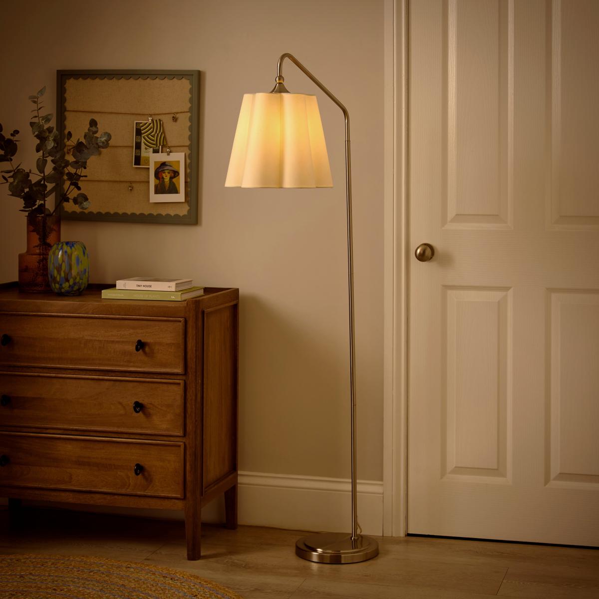 Nancy Metal Floor Lamp Silver – image 3
