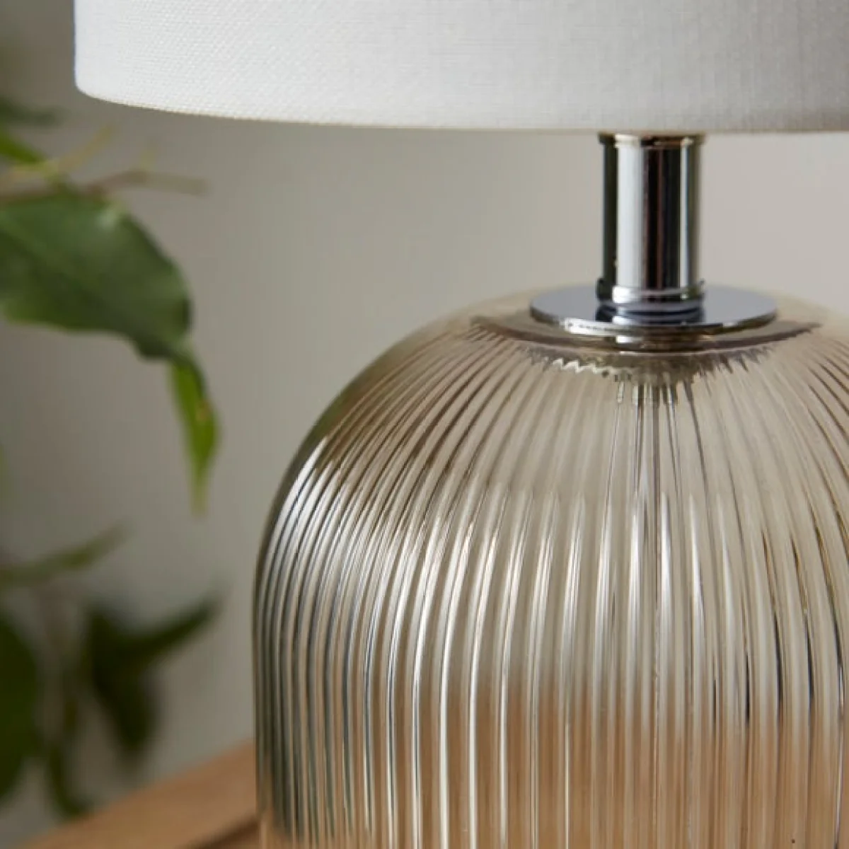 Ribbed Glass Table Lamp – image 3