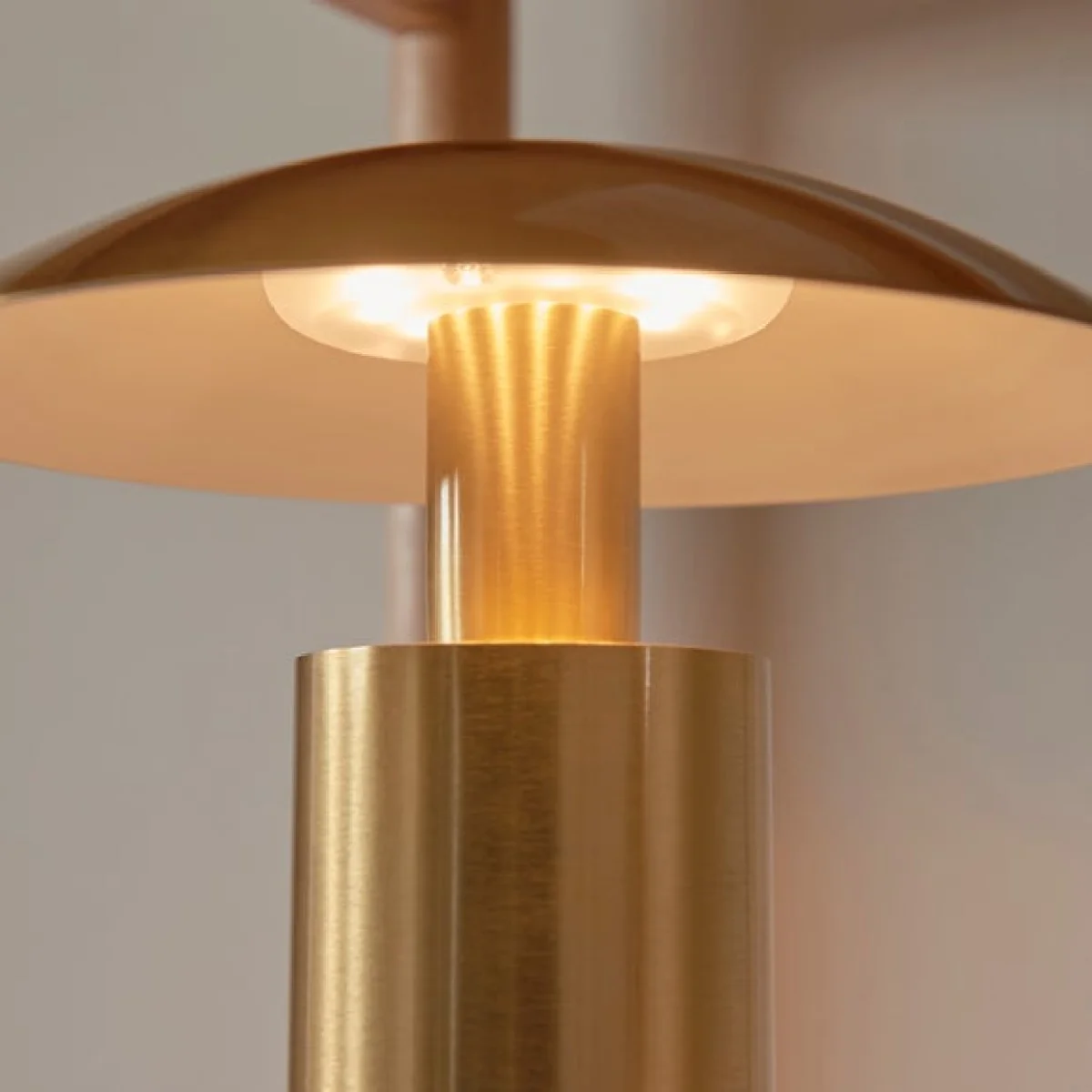 Vogue Florida Rechargeable Touch Dimmable LED Table Lamp – image 3