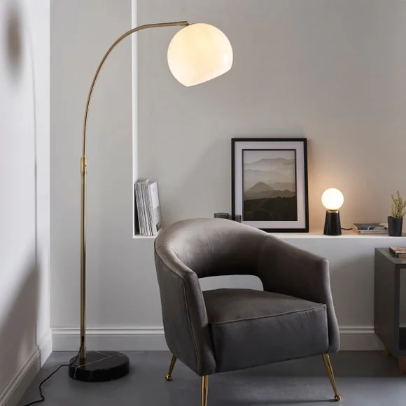 Vogue Hartwell Adjustable Arc Floor Lamp – image 1