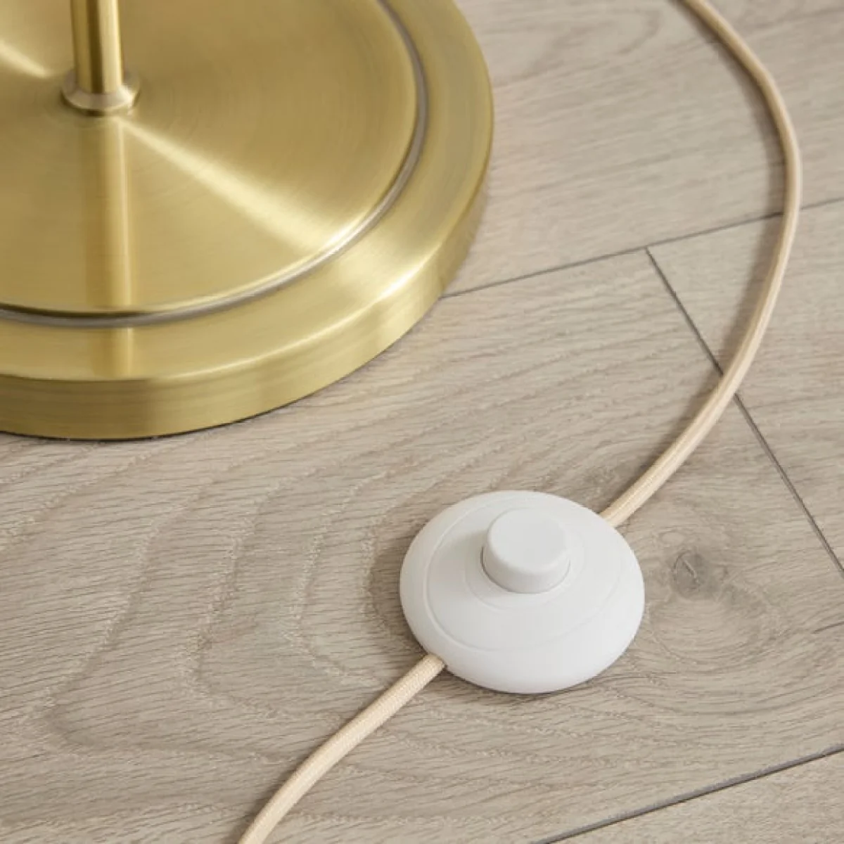 Audra Floor Lamp – image 3