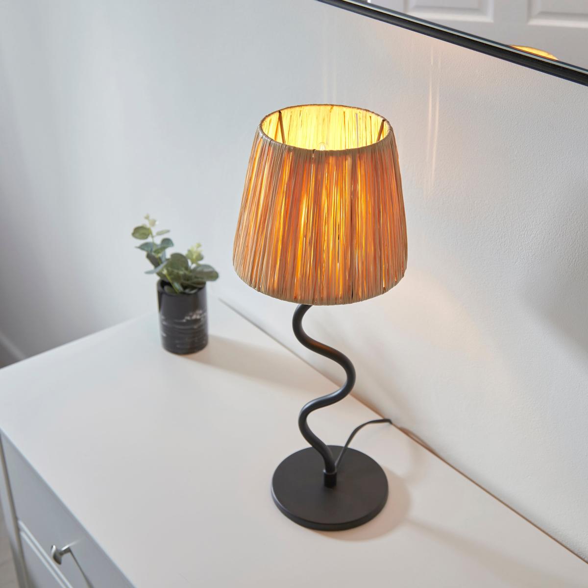 Return - Vogue Priya Wavy Table Lamp – image 5