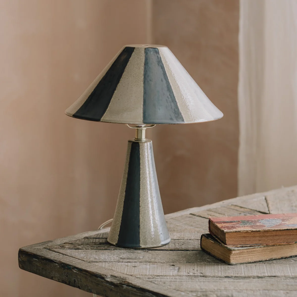 Graham and Green Stone Striped Stoneware Table Lamp – image 3