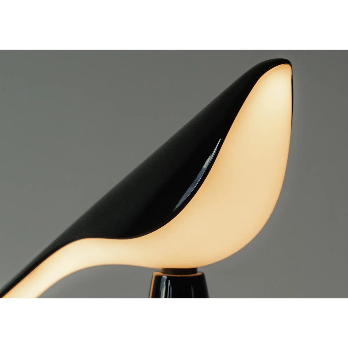 Heal's Tiki LED Portable Table Lamp – image 6