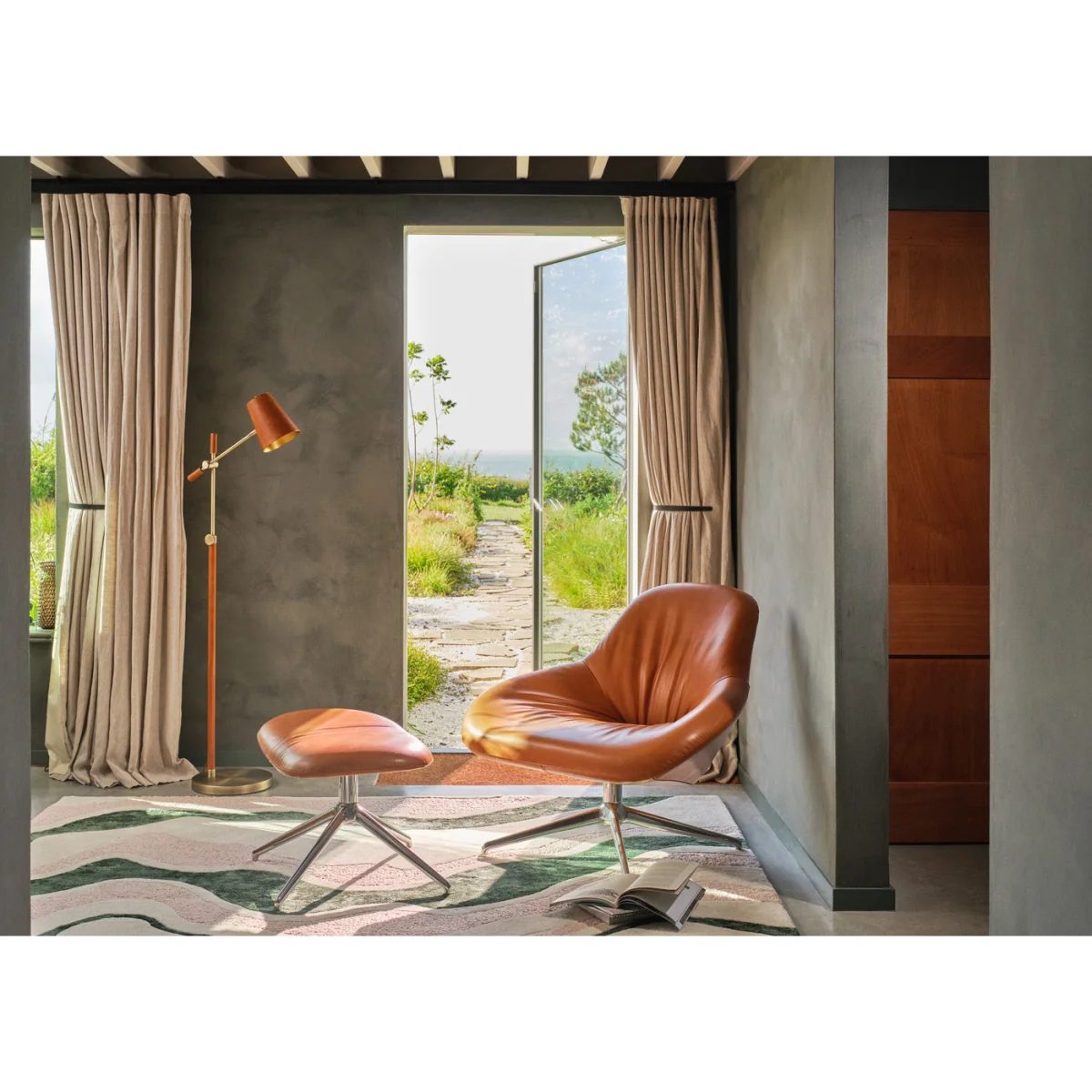 Heal's Orwell Leather Floor Lamp – image 4