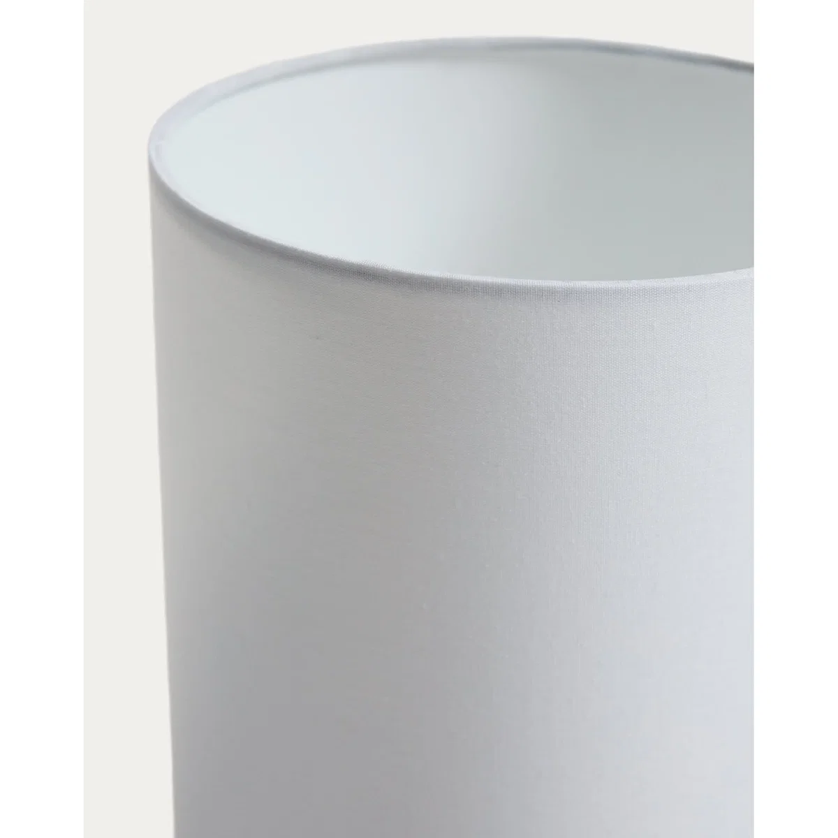 Eshe ceramic table lamp with white finish with UK adapter – image 5