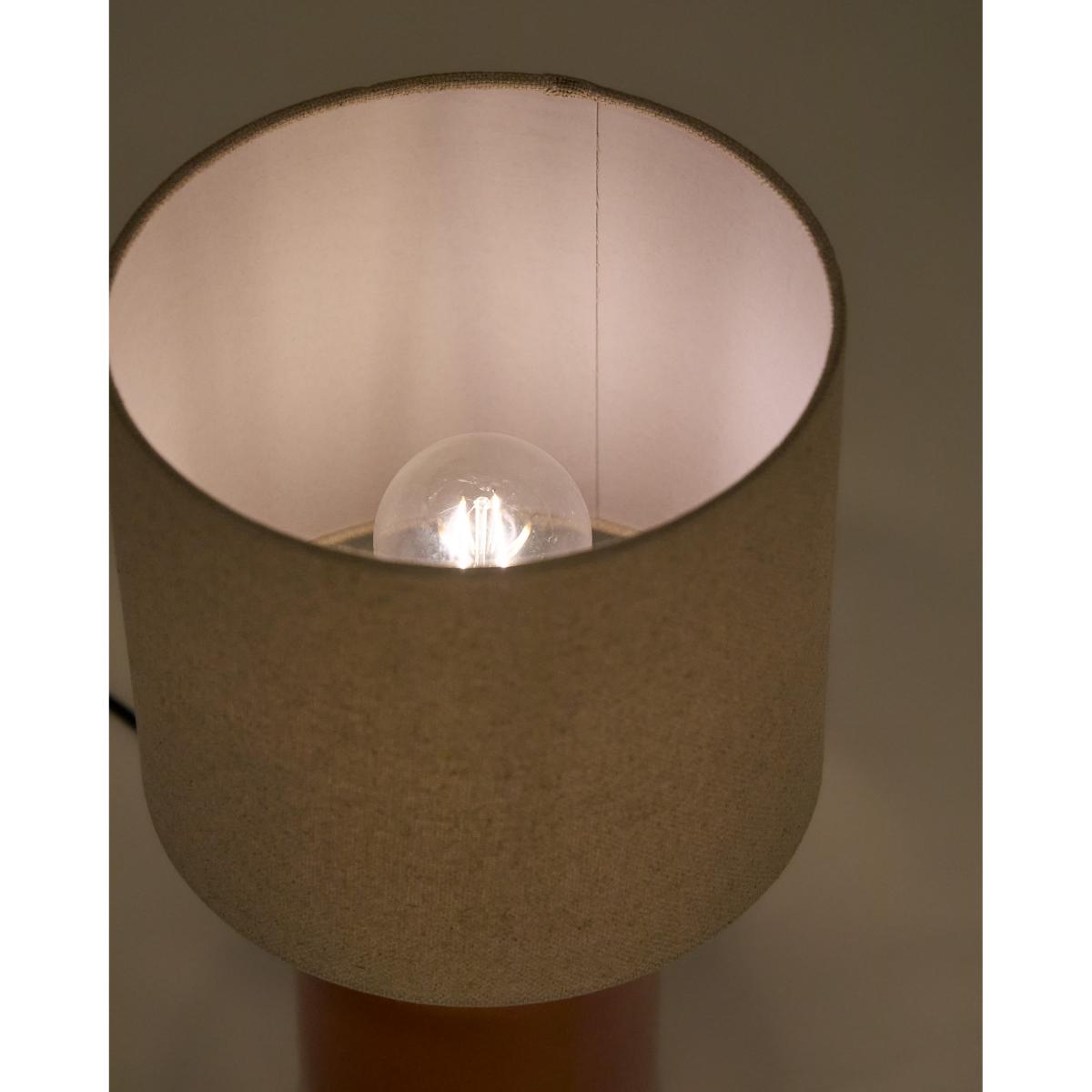 Daeli ceramic table lamp with orange finish and beige cotton – image 5