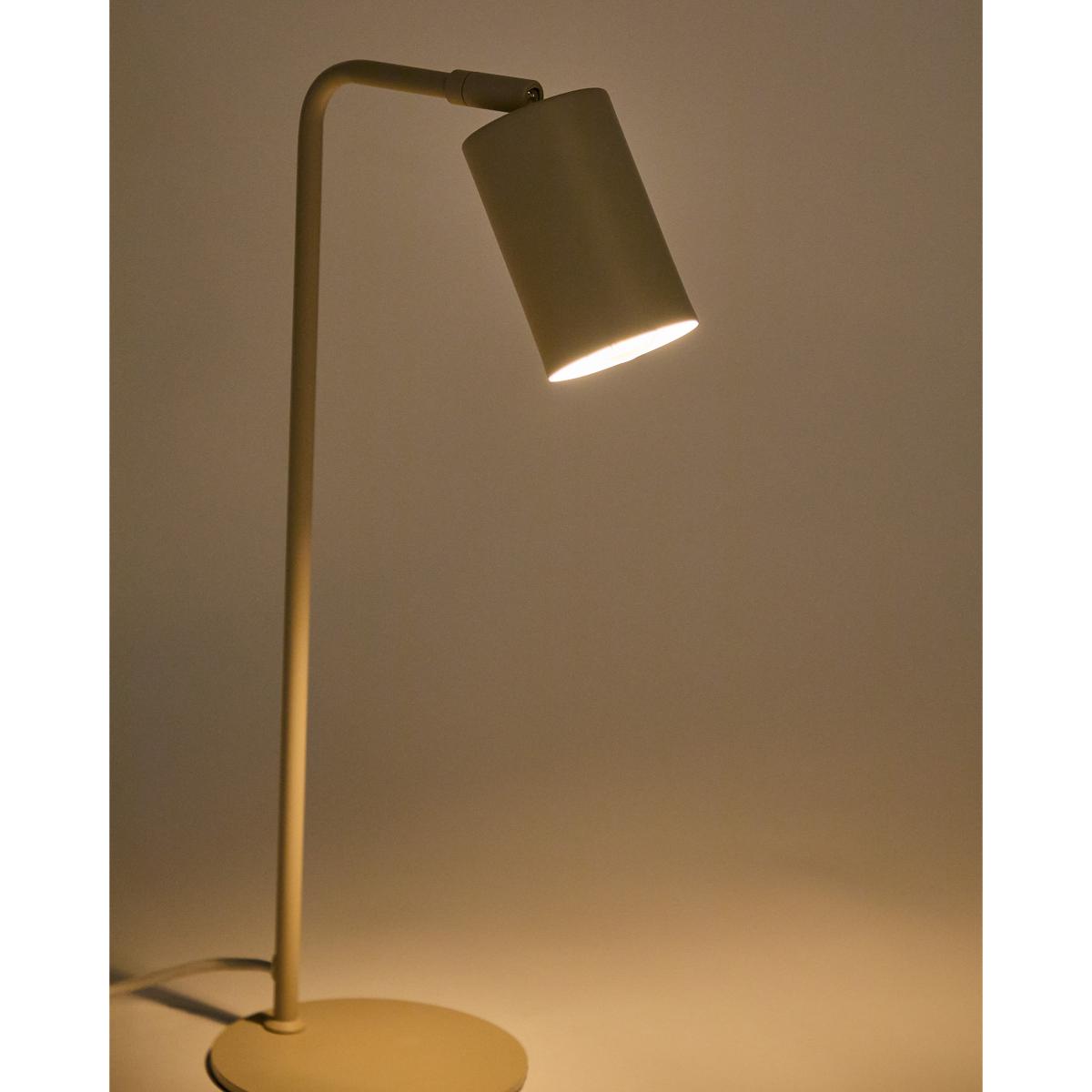 Manie metal desk lamp with beige textured finish – image 3