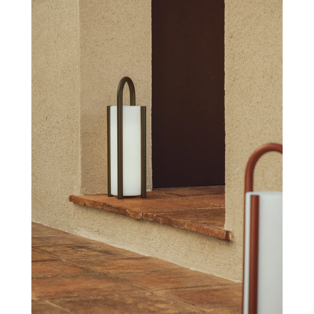 Leros large portable table lamp in green polyethylene and steel – image 2