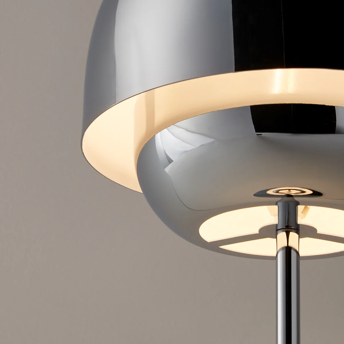 Kinoko Table Lamp in Chrome-Plated Iron – image 4