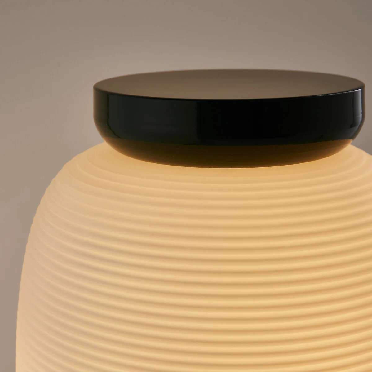 Tilan Grooved Opaline Glass and Iron Table Lamp – image 4
