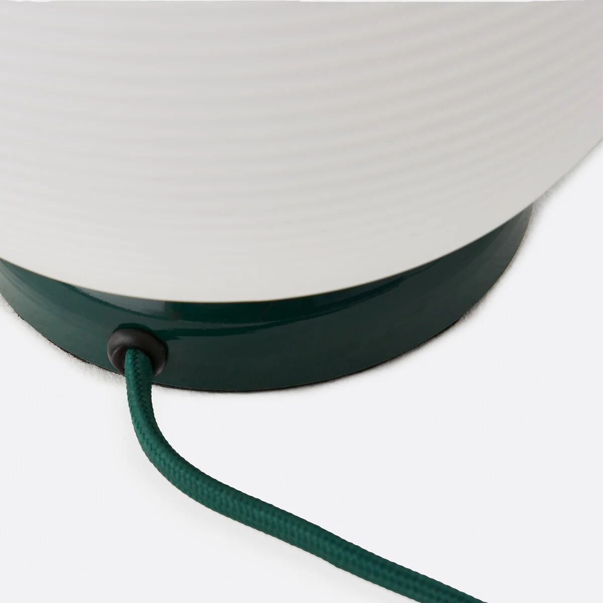 Tilan Grooved Opaline Glass and Iron Table Lamp – image 6
