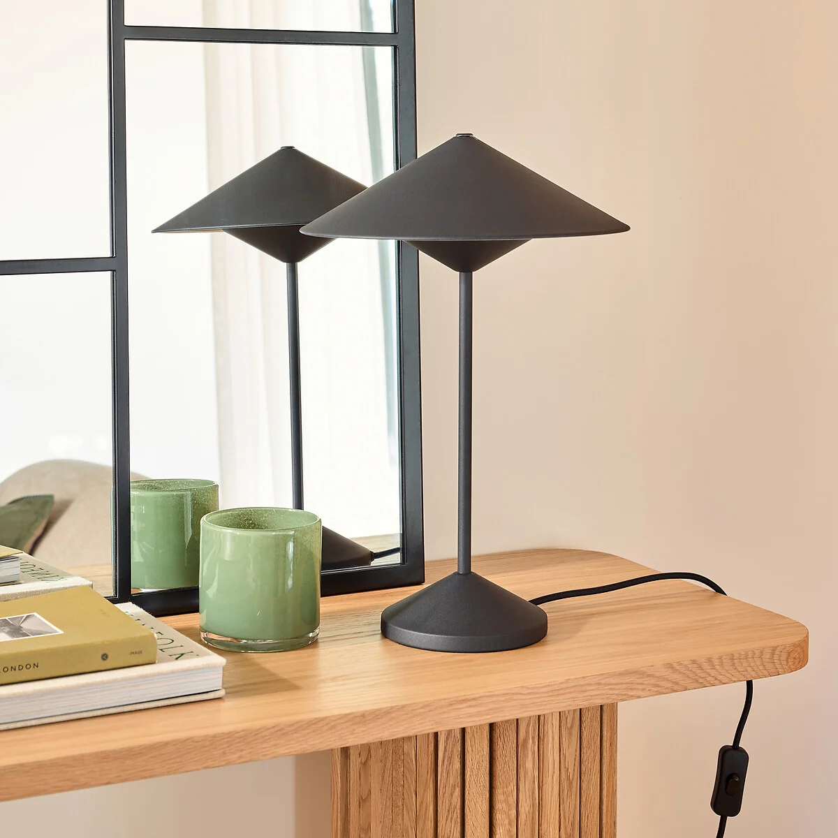 Coney Iron Table Lamp – image 2
