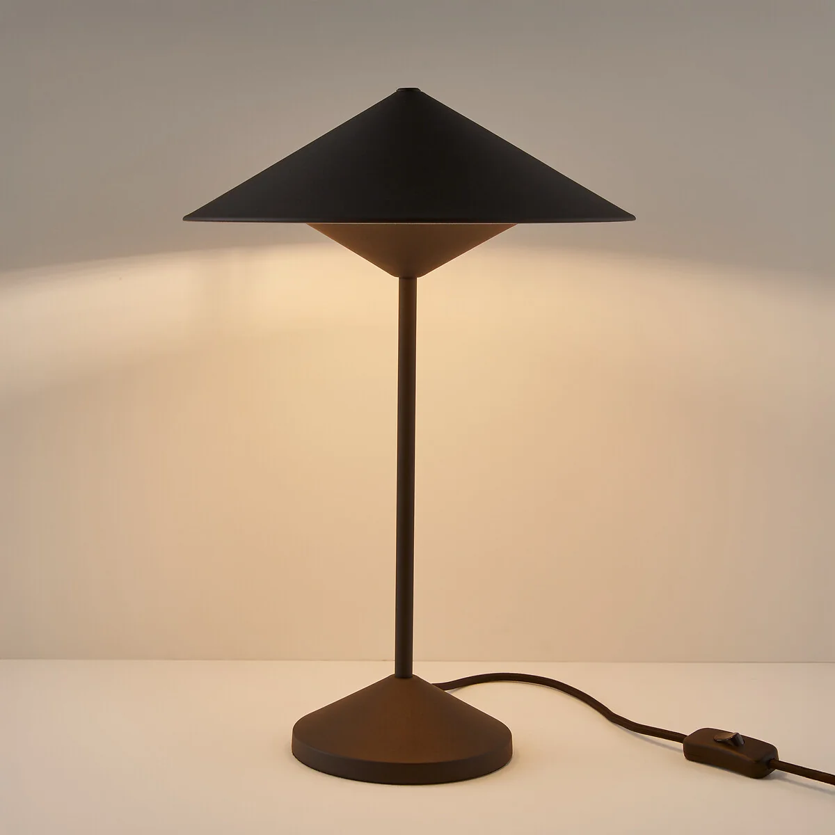 Coney Iron Table Lamp – image 3