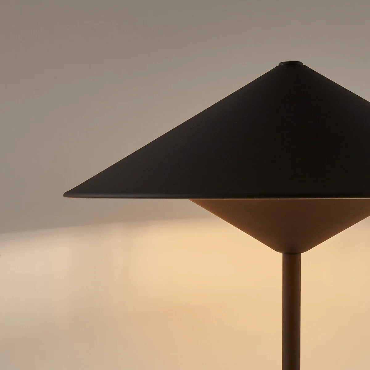 Coney Iron Table Lamp – image 4