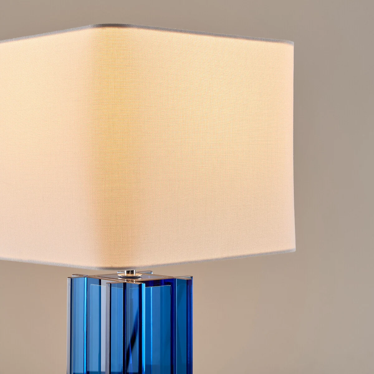 Bimo Table Lamp in Colourful Glass and Linen – image 5