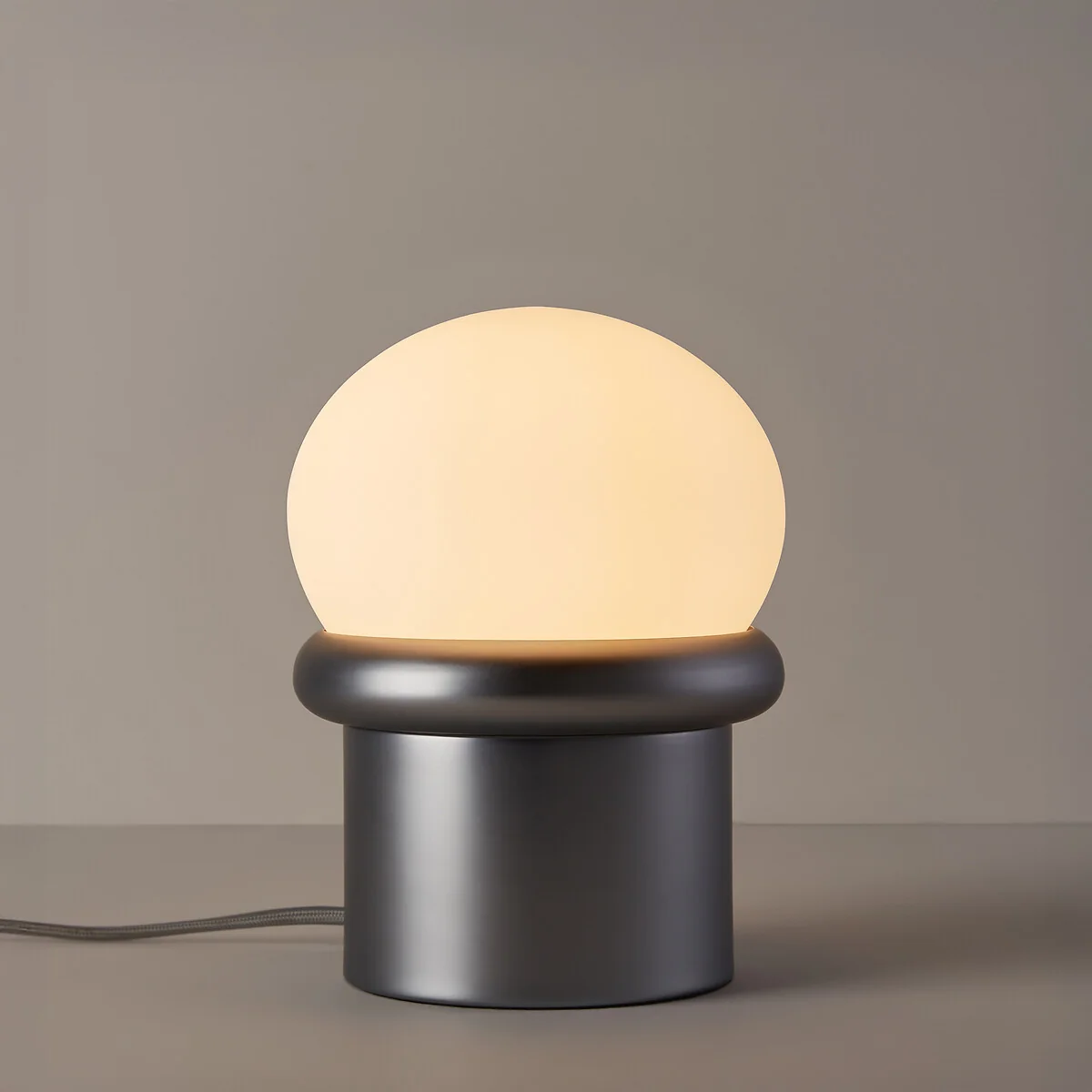 Calan Table Lamp in Chrome-Plated Iron and Opaline Glass – image 3