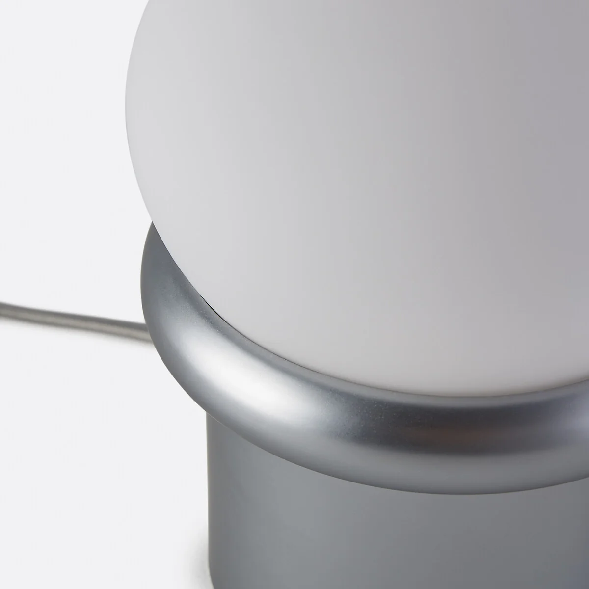 Calan Table Lamp in Chrome-Plated Iron and Opaline Glass – image 5