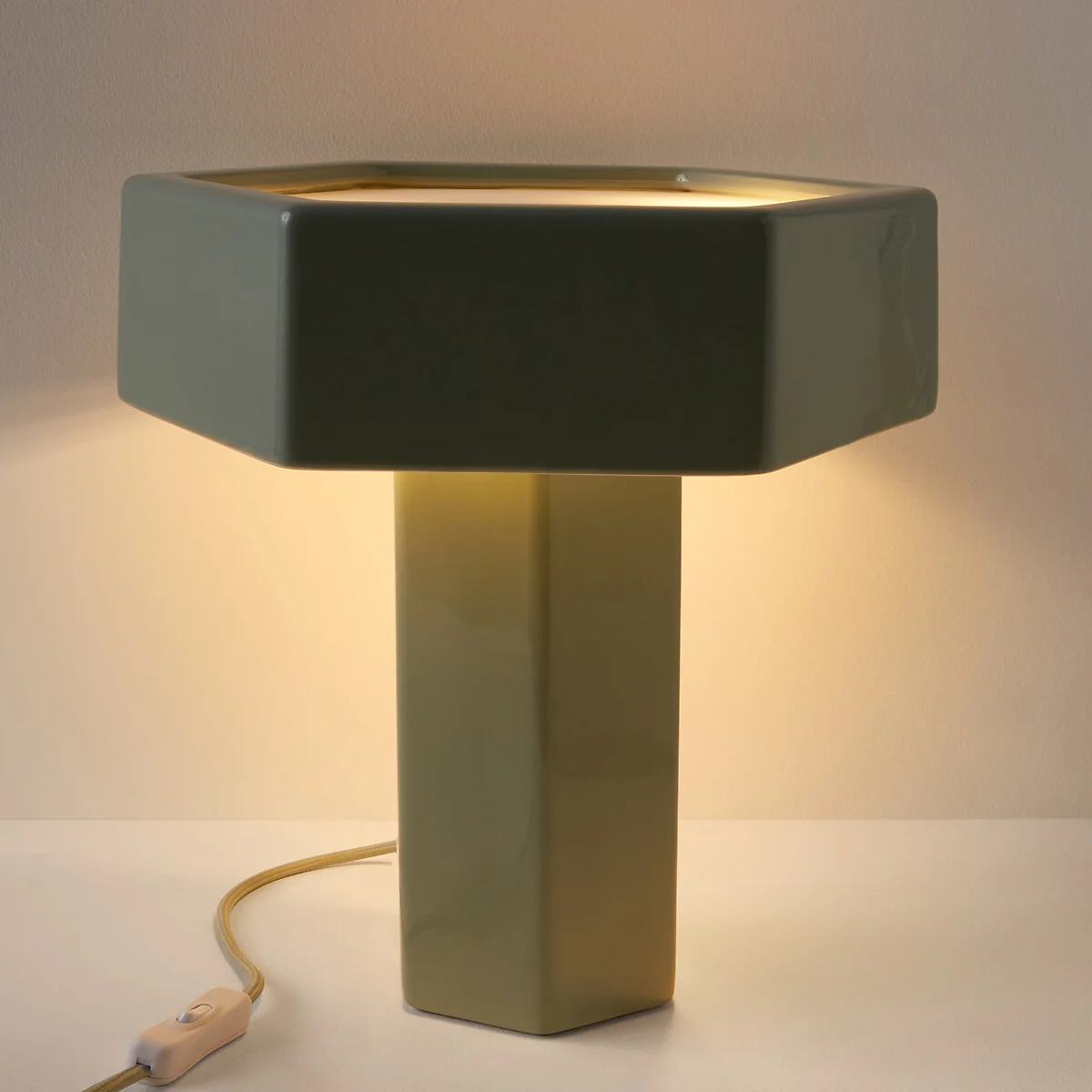 Acia Ceramic Table Lamp – image 4