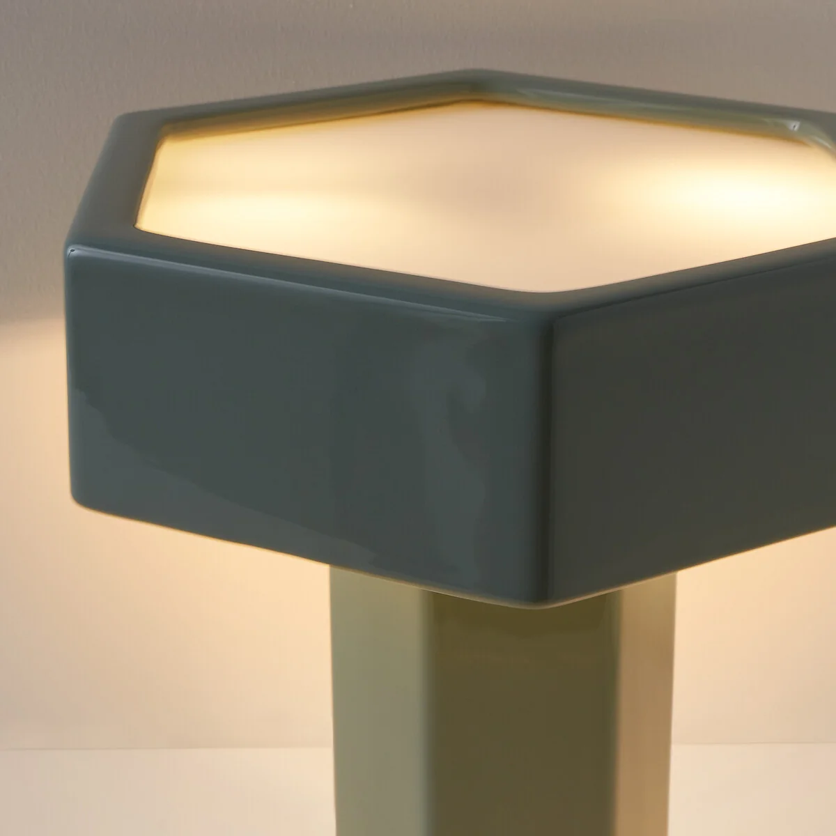 Acia Ceramic Table Lamp – image 5