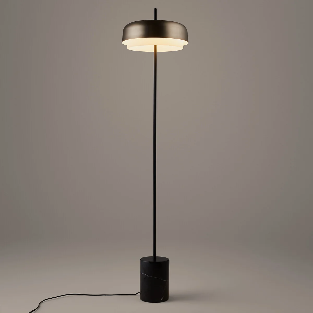 Clepsos Metal & Marble Floor Lamp – image 3