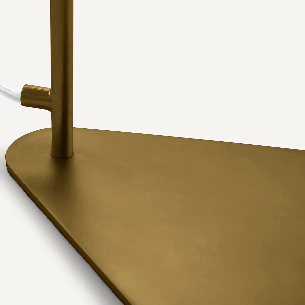 Mistinguett Brass and Chiselled Glass Table Lamp – image 5