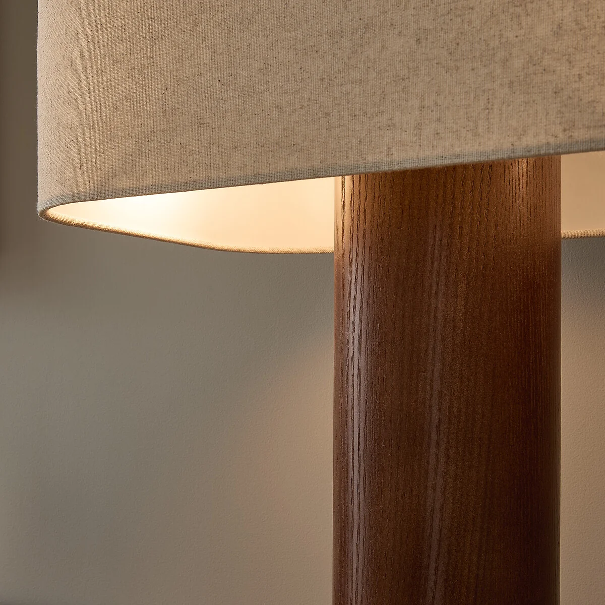 Dryade Walnut-Stained Ash/Linen Table Lamp – image 3