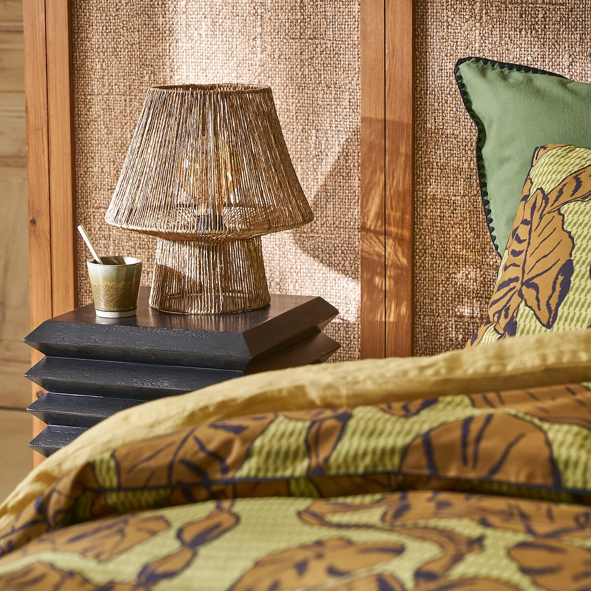 Yaku Jute Table Lamp – image 2