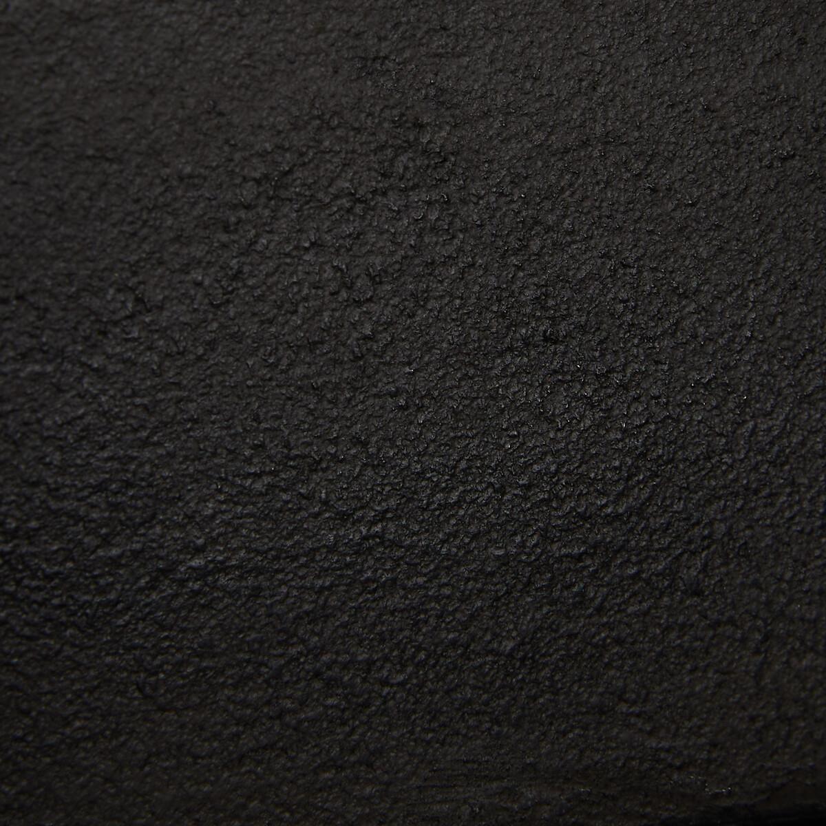 Odyha Sculptural Iron Lamp with Linen Shade – image 6