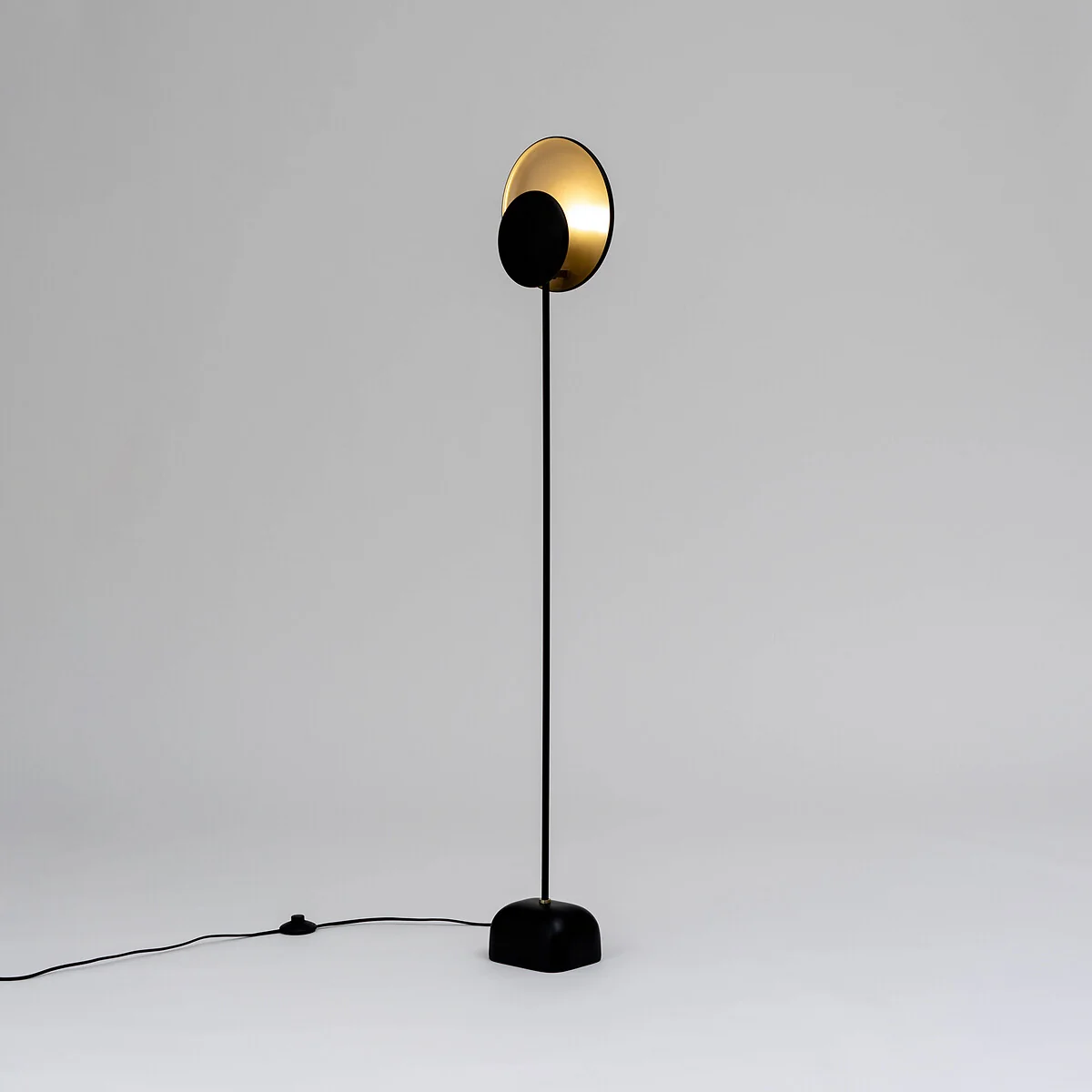 Naton Black and Mocha Metal Reflector Floor Lamp – image 4