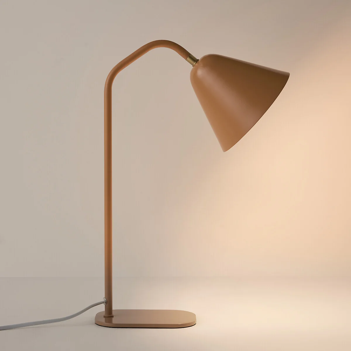Copita Metal Table Lamp – image 2