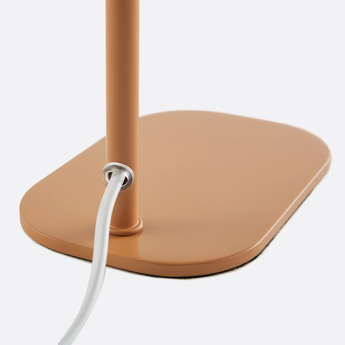 Copita Metal Table Lamp – image 5