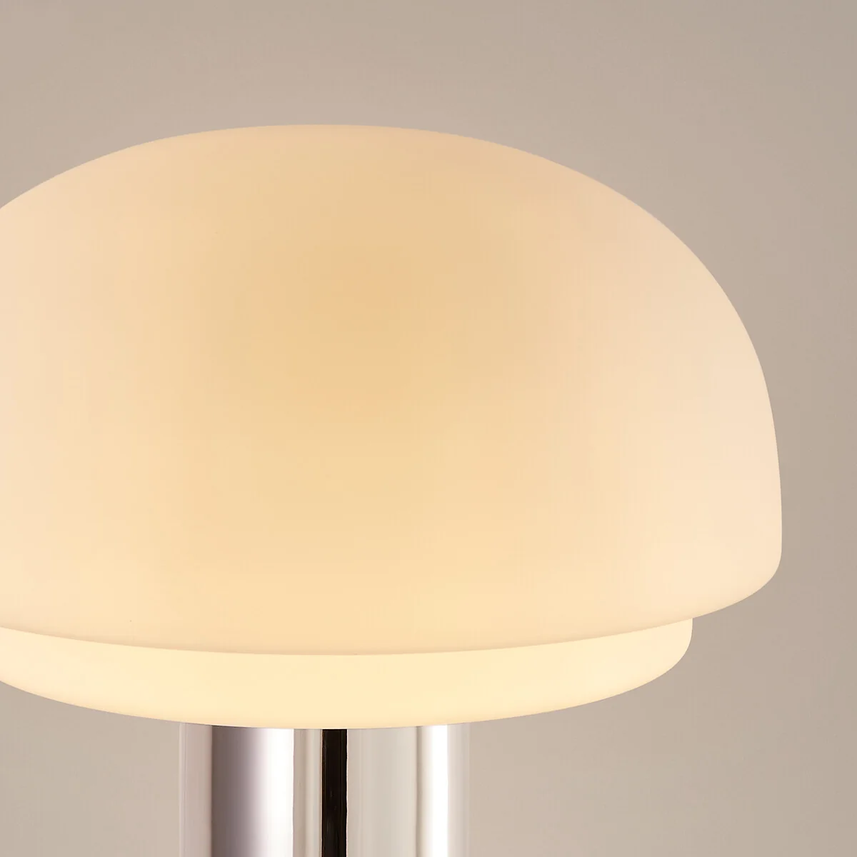Agathilda Lamp in Opaline Glass and Chromed Iron Height 43.1cm – image 4