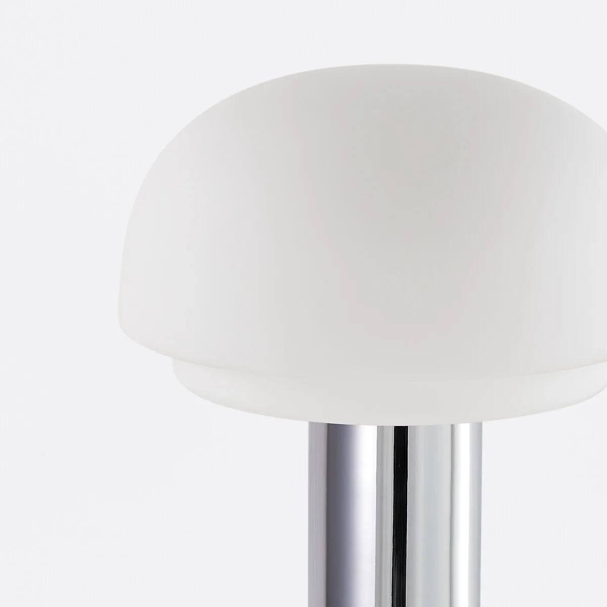 Agathilda Lamp in Opaline Glass and Chromed Iron Height 43.1cm – image 5