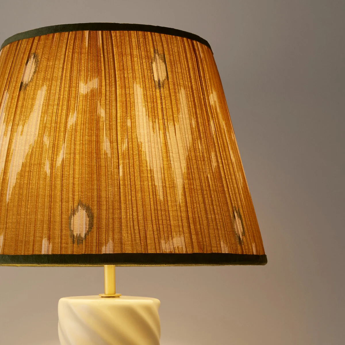 Aureva Ceramic Table Lamp – image 4