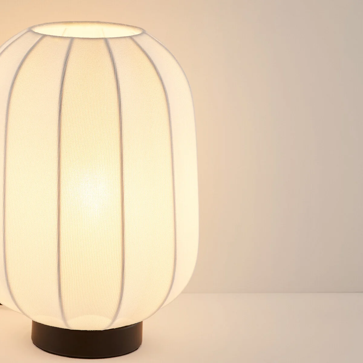 Metal and Mesh Table Lamp Aldo – image 4