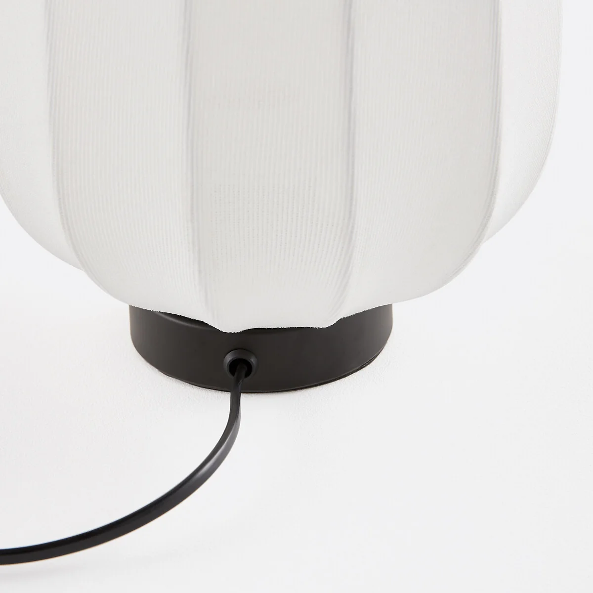 Metal and Mesh Table Lamp Aldo – image 6