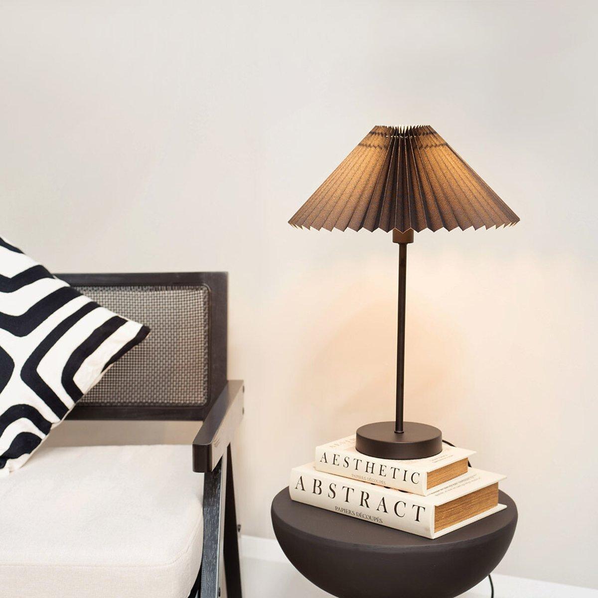 Akira Pleated Shade Table Lamp – image 2