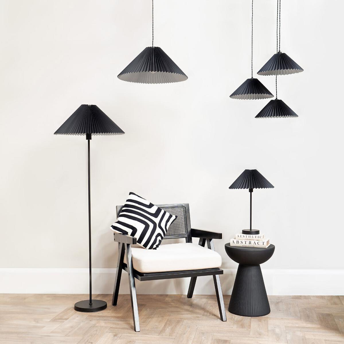 Akira Pleated Shade Table Lamp – image 4