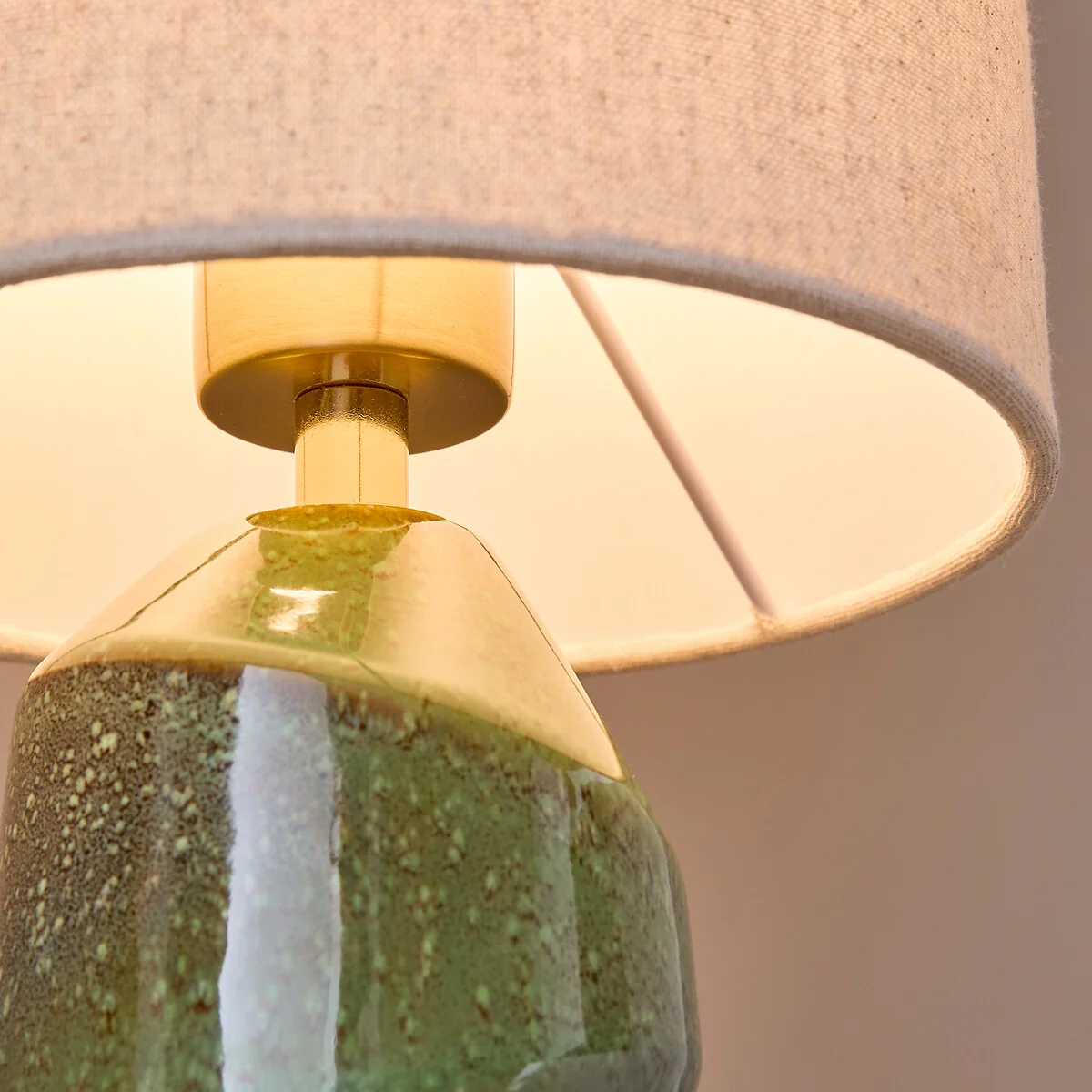 Totemy Ceramic and Linen Table Lamp – image 4