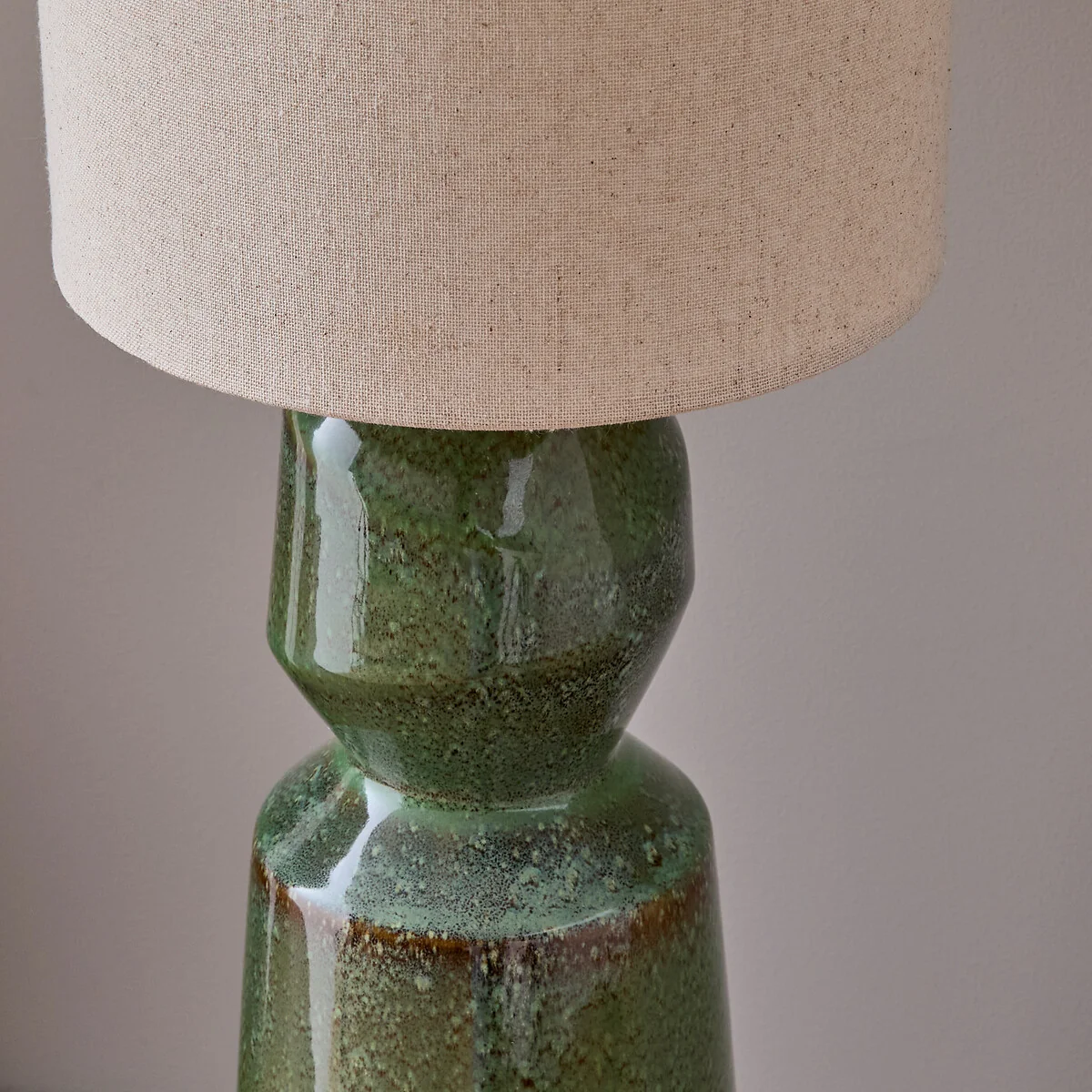 Totemy Ceramic and Linen Table Lamp – image 6