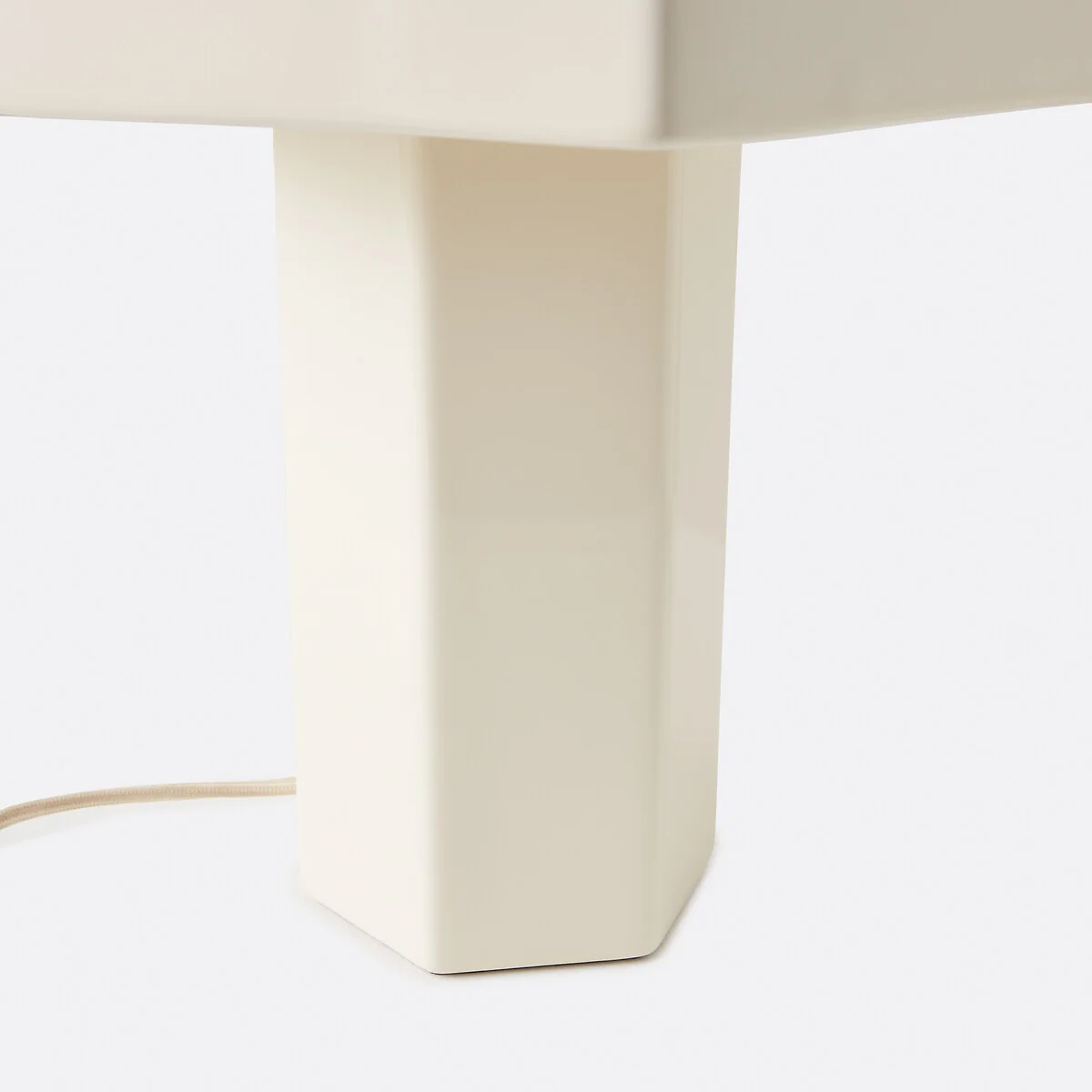 Acia Ceramic Table Lamp – image 3