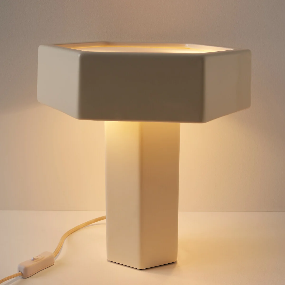 Acia Ceramic Table Lamp – image 4