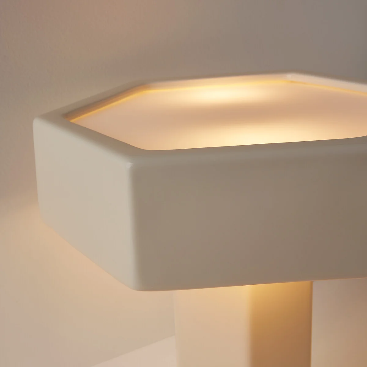 Acia Ceramic Table Lamp – image 5