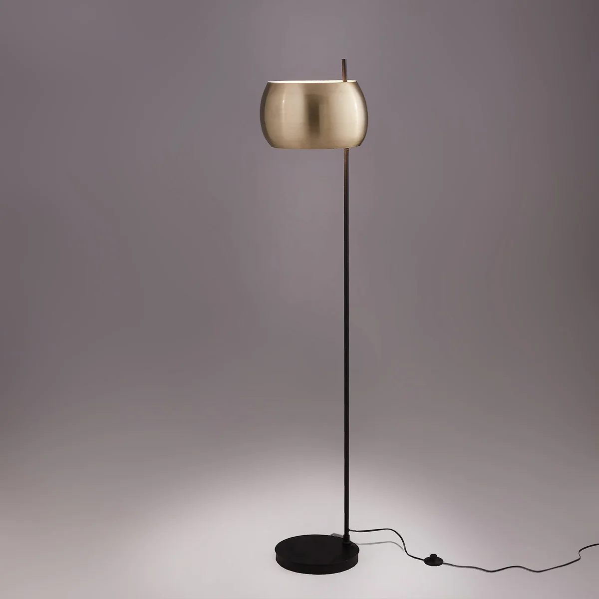 Elori Black & Brass Floor Lamp – image 2
