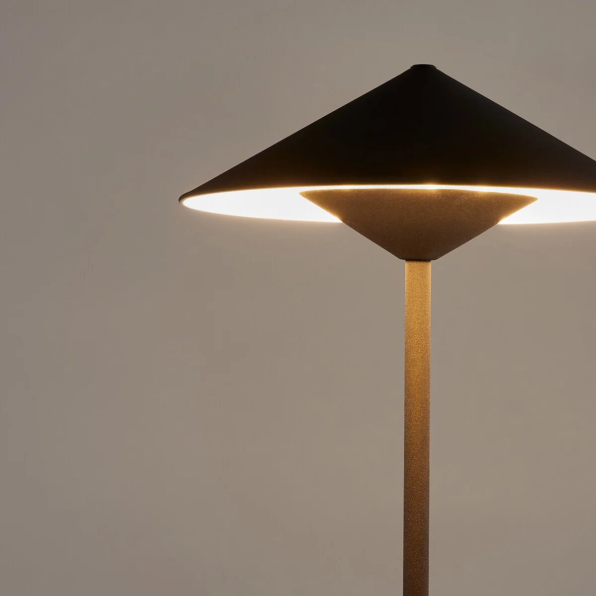 Coney Iron Lamp H128cm – image 4