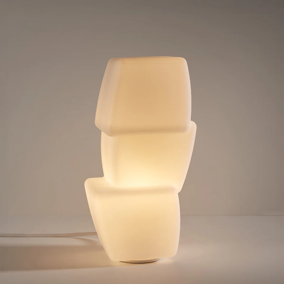 Etera Table Lamp in Opaline Glass – image 3